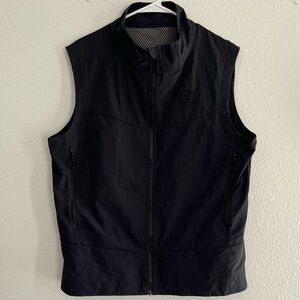 VELES GILET
Men's black lightweight gilet NWOT